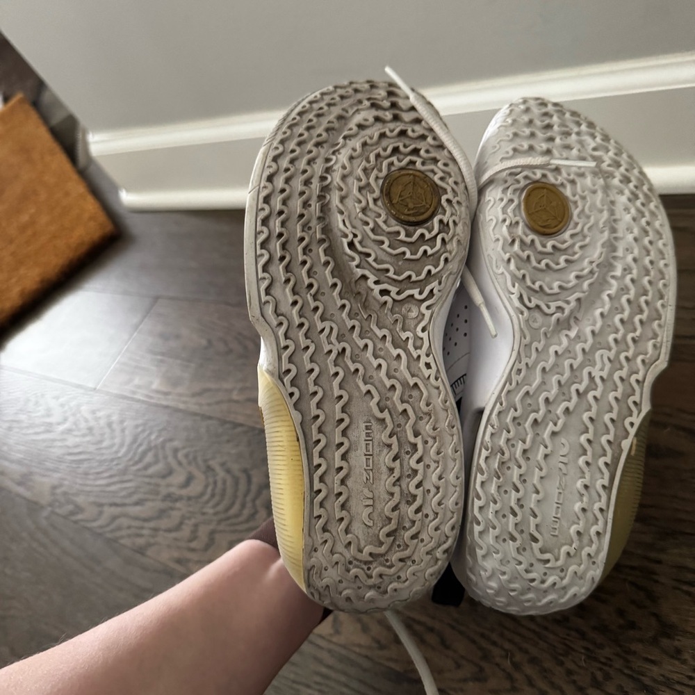 Nike Air Zoom Crossover 2
White Metallic Gold size 6 - Picture 12 of 13